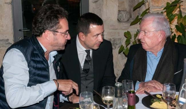 De gauche à droite : Bertrand Fassio (Le Métropolitain), Hervé-Georges Bascou et Michel Fromont, le président du Cercle Mozart.
