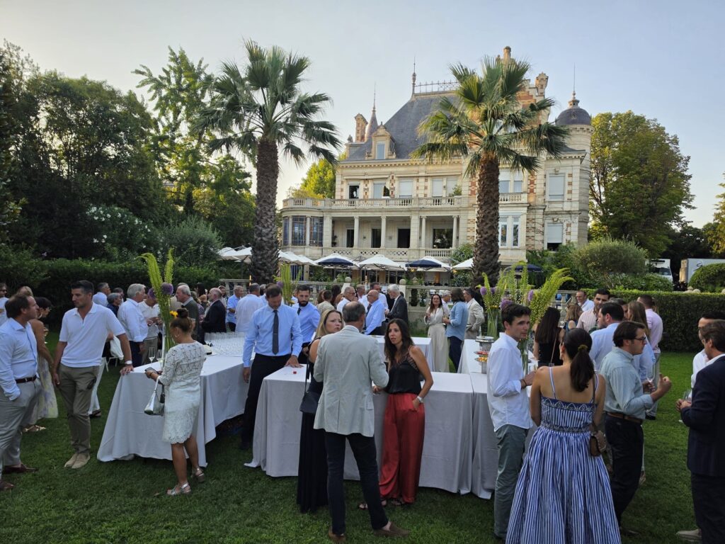 Cercle Mozart de Béziers - Frédéric Beigbeder (et Jean-René Privat) à la Villa Guy / juillet 2026 © Cercle Mozart